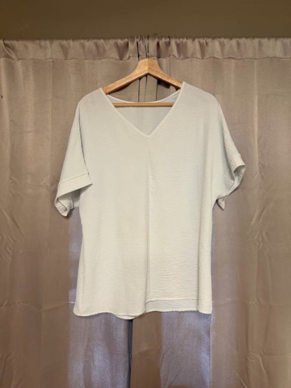 Unbranded, offwhite, reversable blouse